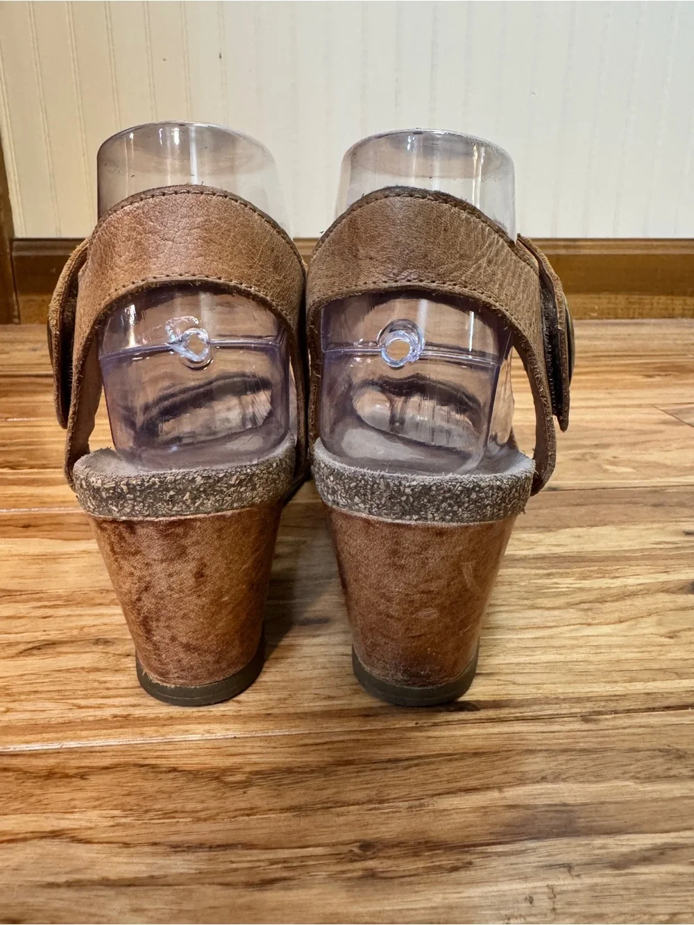Taos Womens Carousel 2 Button Wedge Leather Sandals shoes sz 37 US 6/6.5
